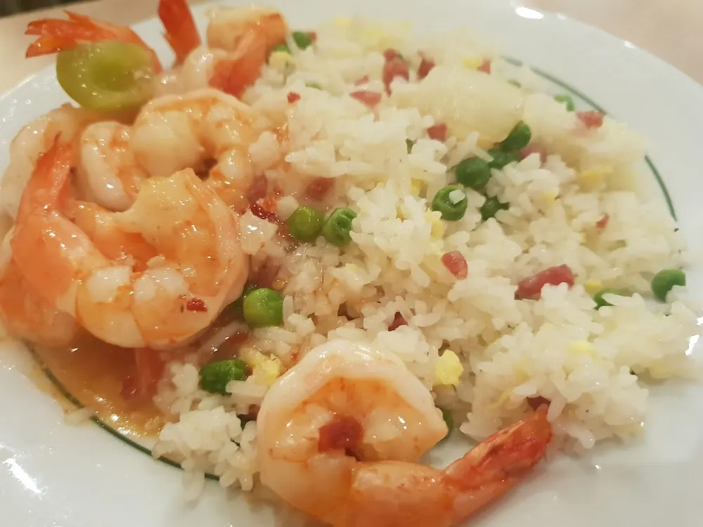 Riz Cantonais Et Crevettes Sauce Piquante